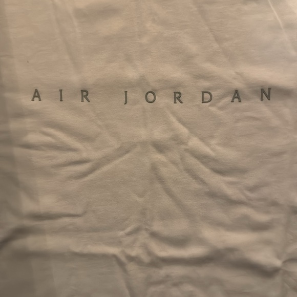 Jordan X Union Tee - Picture 2 of 6
